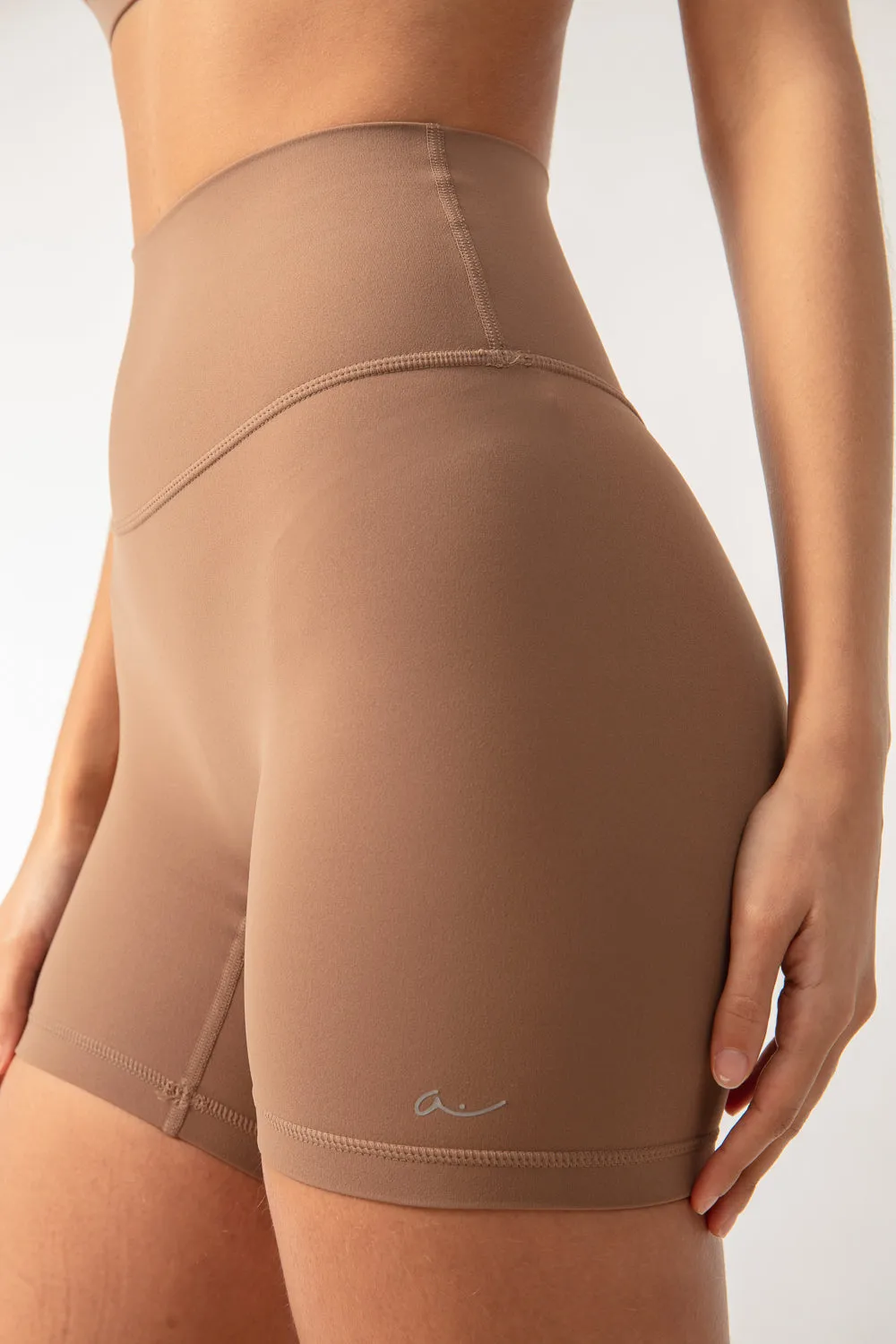AURA Shorts - Taupe